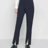 Moves Luni Dressed Pant - Broek - Dark Blue 1 Moves Luni Dressed Pant - Broek - Dark Blue -Moves Winkel 021e3728e514451da6830ea1d162730d