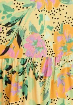 Moves Nirello 2676 - Jurk - Pale Banana 15 Moves Nirello 2676 - Jurk - Pale Banana -Moves Winkel 777685ce44f64b629f06e7f1e00861cc