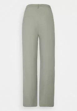 Moves Nimma - Chino - Olive Moss -Moves Winkel b870116c81da46d9a4e19f814667032c