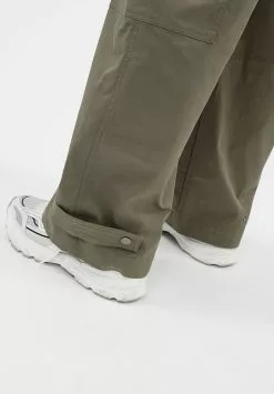 Moves Largo- Cargobroek - Green Bay -Moves Winkel f3c1a819041342beaaff7b19bbd0f5a8