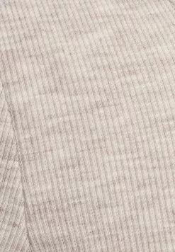 Moves Luvie - Longsleeve - Sahara -Moves Winkel f436144cc3c04eea916a25a057b23102